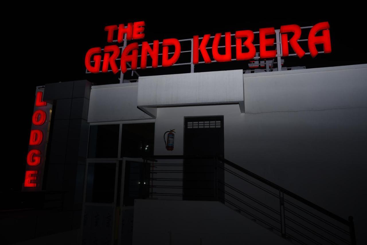 Hotel Grand Kubera Chikmagalur Bagian luar foto