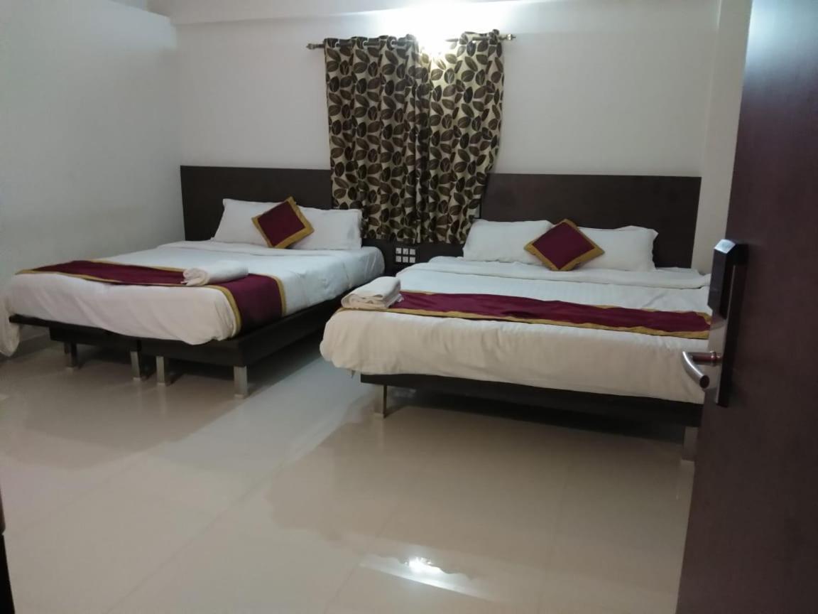Hotel Grand Kubera Chikmagalur Bagian luar foto
